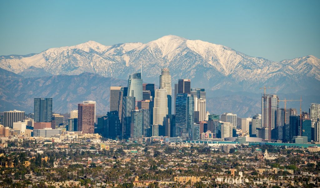Pros and cons of moving to Los Angeles